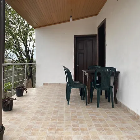 Noemi House * Krujë